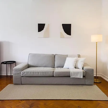 Vendégház 4d- Wake Up In Lisbon, Where History Meets Everyday Local Life *